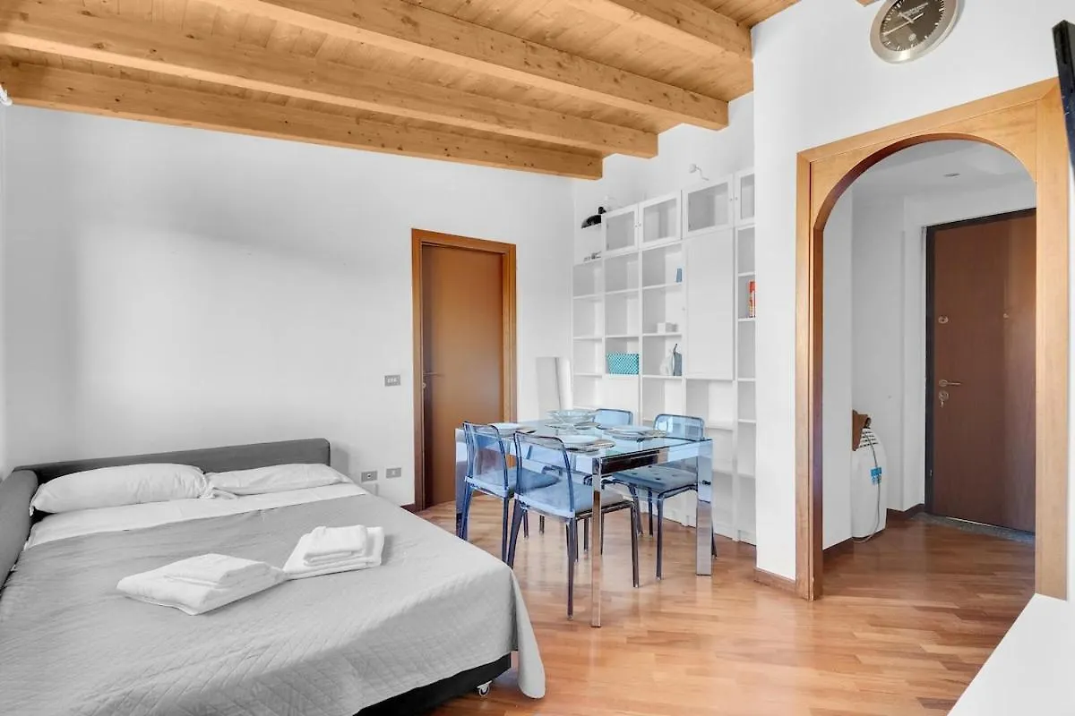 Apartment Metro M2 e AC - Open Space Moderno a Milano Italy